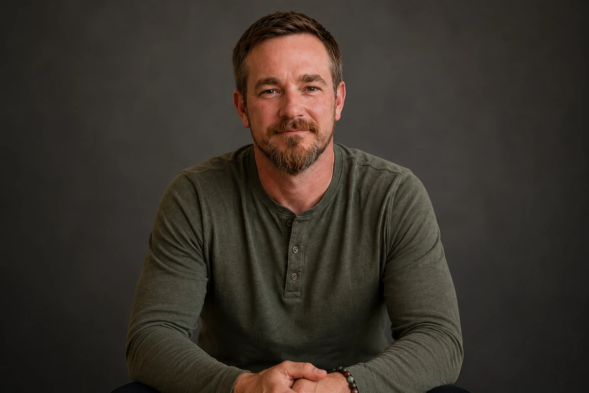 Dustin Holzwarth, Still Point